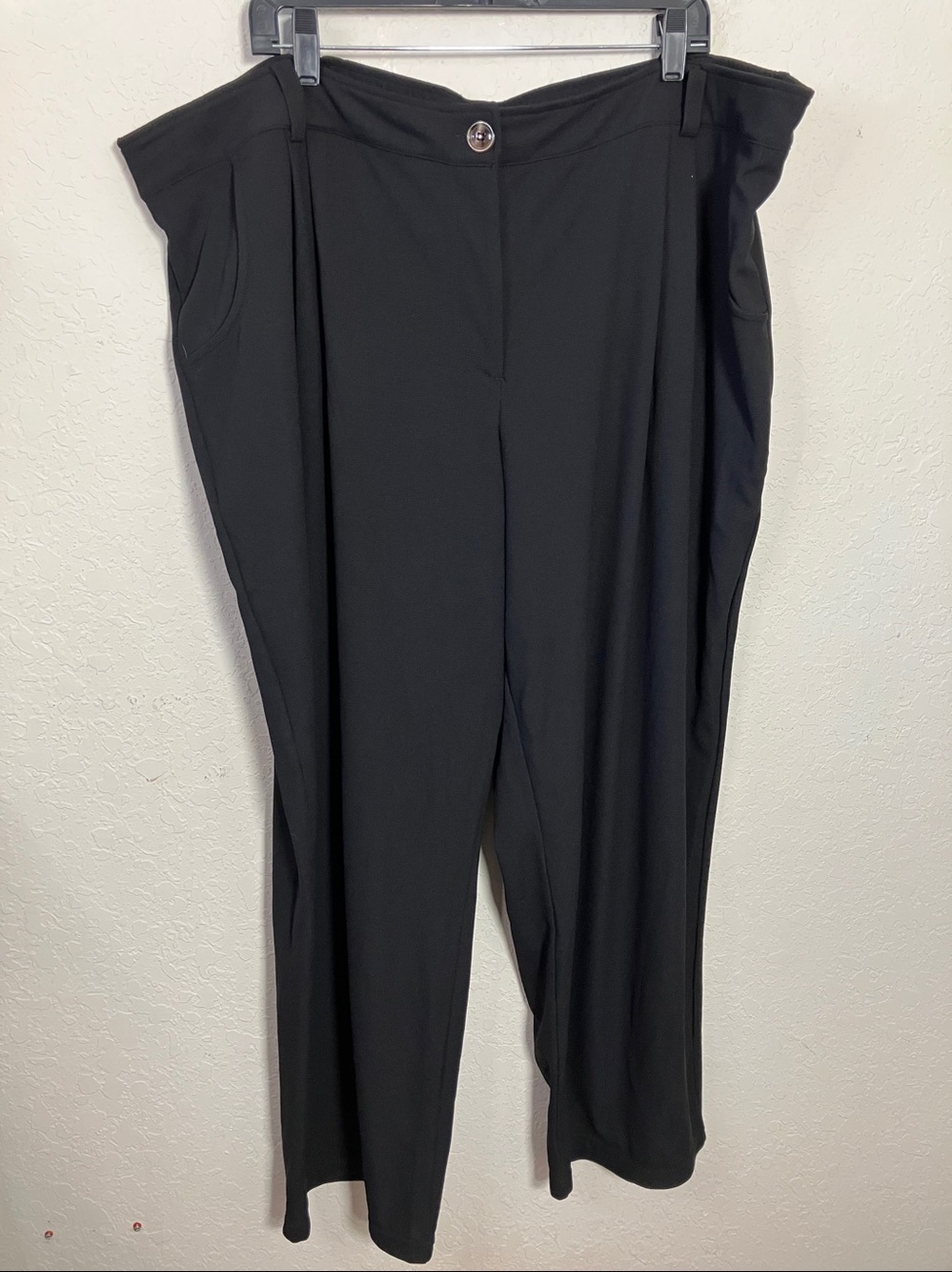 HALARA Black Straight-Leg Waffle Knit Trousers